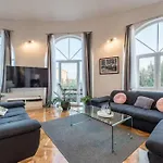 דירה Anic House