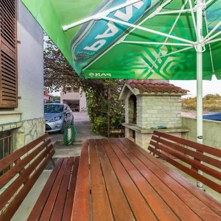 Anic House * زادار