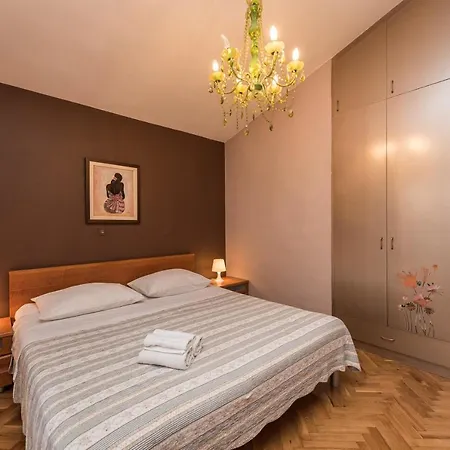 Anic House Apartment *